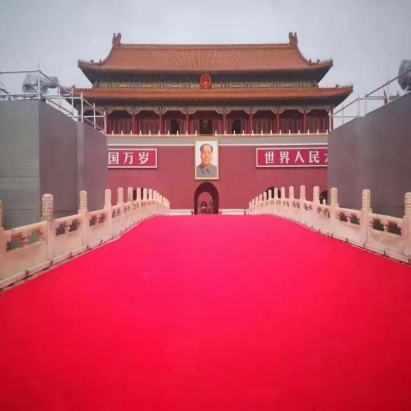 Red tufted nylon carpet for large-scale national events
